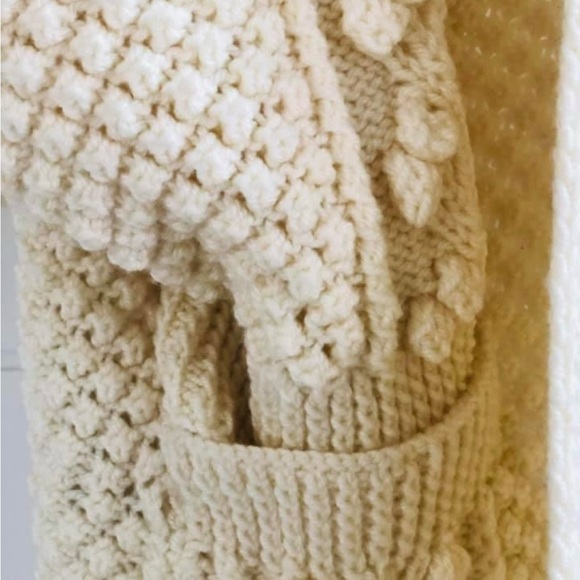 Aran Wool Sweater - Picture 4 of 4